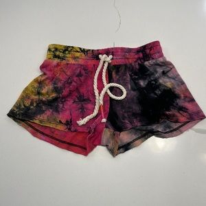 Bailey blue Harley shorts size 2T fuchsia pink black yellow tie dye